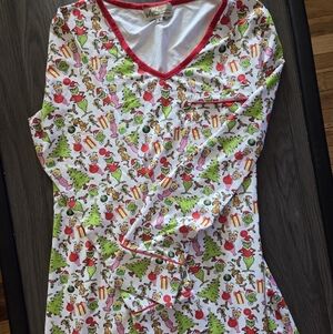 Southern Darlin' Smocks Grinch Mom Gown